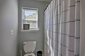 Poconos Escape w/ Hot Tub & Fire Pit