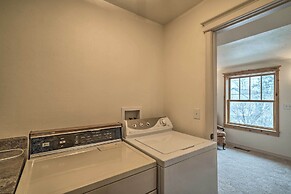 Updated Townhome w/ Hot Tub - Walk to Downtown!