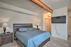 Updated Townhome w/ Hot Tub - Walk to Downtown!