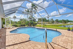Pool, Lake & Sunset Views: Home in Sarasota