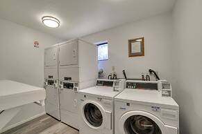 Mammoth Lakes Condo w/ Community Pool & Hot Tub!