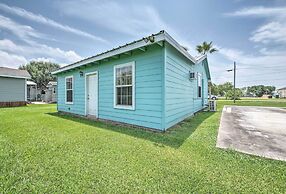 Half-mi to Seadrift Harbor: Seadrift Home w/ Deck