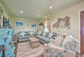 Half-mi to Seadrift Harbor: Seadrift Home w/ Deck