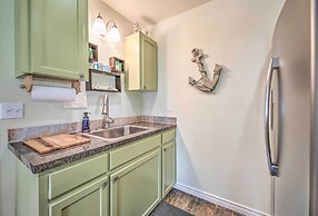 Half-mi to Seadrift Harbor: Seadrift Home w/ Deck