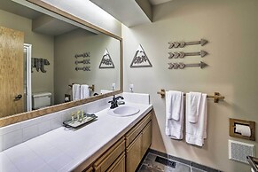 Mammoth Lakes Vacation Rental w/ Community Hot Tub