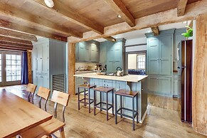 Timeless Winesburg Farmhouse w/ Deck