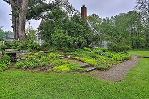 Timeless Winesburg Farmhouse w/ Deck