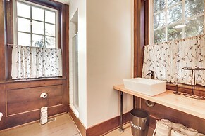 Timeless Winesburg Farmhouse w/ Deck