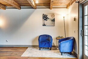 Timeless Winesburg Farmhouse w/ Deck