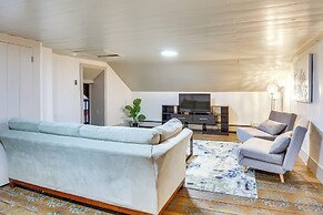 Timeless Winesburg Farmhouse w/ Deck