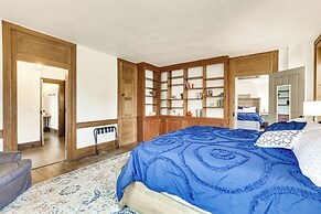 Timeless Winesburg Farmhouse w/ Deck