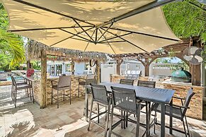 Luxe Cape Coral Escape w/ Pool: 4 Mi to Beach