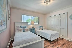 Luxe Cape Coral Escape w/ Pool: 4 Mi to Beach