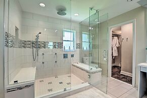 Luxe Cape Coral Escape w/ Pool: 4 Mi to Beach