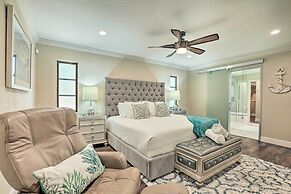 Luxe Cape Coral Escape w/ Pool: 4 Mi to Beach