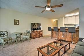 Breezy Condo w/ Screened Lanai in Kailua-kona!