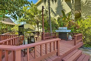 Breezy Condo w/ Screened Lanai in Kailua-kona!