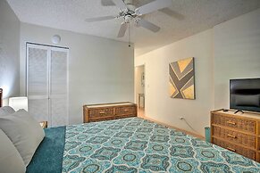 Breezy Condo w/ Screened Lanai in Kailua-kona!