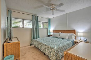 Breezy Condo w/ Screened Lanai in Kailua-kona!