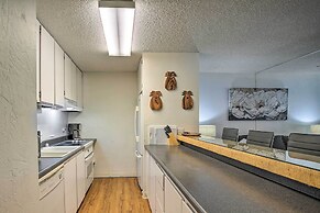 Breezy Condo w/ Screened Lanai in Kailua-kona!