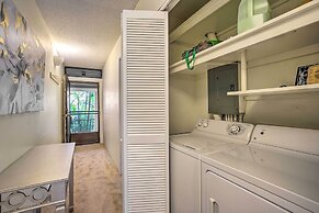 Breezy Condo w/ Screened Lanai in Kailua-kona!