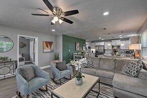 Bright Venice Getaway < 1 Mi to Historic Dtwn