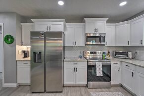 Bright Venice Getaway < 1 Mi to Historic Dtwn