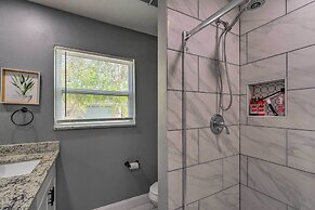 Bright Venice Getaway < 1 Mi to Historic Dtwn