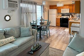 Community Pool & Deck: Ocean City Condo Near Ocean