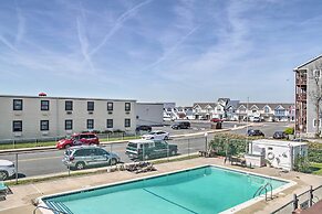Community Pool & Deck: Ocean City Condo Near Ocean