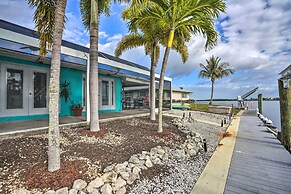 Waterfront Matlacha Home w/ Hot Tub & Grill!