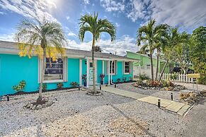 Waterfront Matlacha Home w/ Hot Tub & Grill!