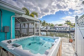 Waterfront Matlacha Home w/ Hot Tub & Grill!