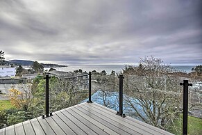 Scenic Depoe Bay Townhome w/ Deck < 1 Mi to Parks!