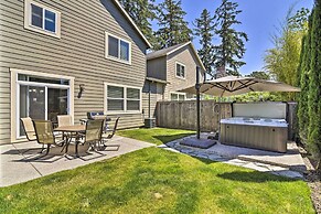 Portland Home w/ Private Hot Tub: 9 Mi to Downtown