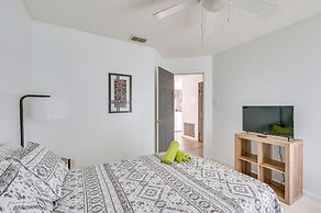 Contemporary Lutz Home: Private Pool, Pet Friendly