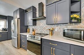 Contemporary Lutz Home: Private Pool, Pet Friendly