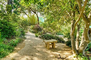 'hilltop Loft' Ukiah Vacation Rental!