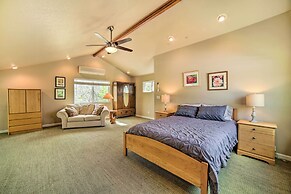 'hilltop Loft' Ukiah Vacation Rental!