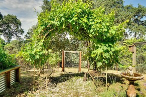 'hilltop Loft' Ukiah Vacation Rental!