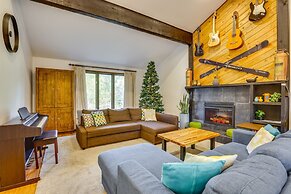 Private Hot Tub: Mtn-view Ski House in Frisco