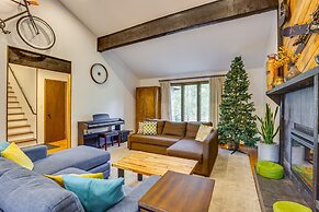 Private Hot Tub: Mtn-view Ski House in Frisco