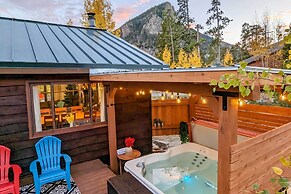 Private Hot Tub: Mtn-view Ski House in Frisco
