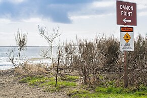 Ocean Shores Getaway w/ Fireplace & Hot Tub!
