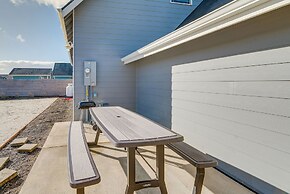 Ocean Shores Getaway w/ Fireplace & Hot Tub!