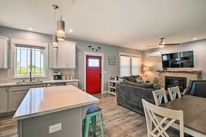 Ocean Shores Getaway w/ Fireplace & Hot Tub!