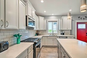 Ocean Shores Getaway w/ Fireplace & Hot Tub!