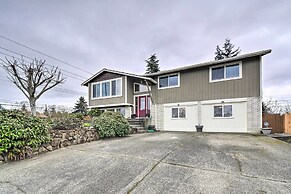 Spacious Tacoma Getaway: 2 Mi to Old Town!