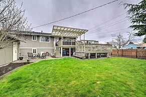 Spacious Tacoma Getaway: 2 Mi to Old Town!