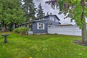 Spacious Home w/ Yard, 20 Miles to Olympic NP